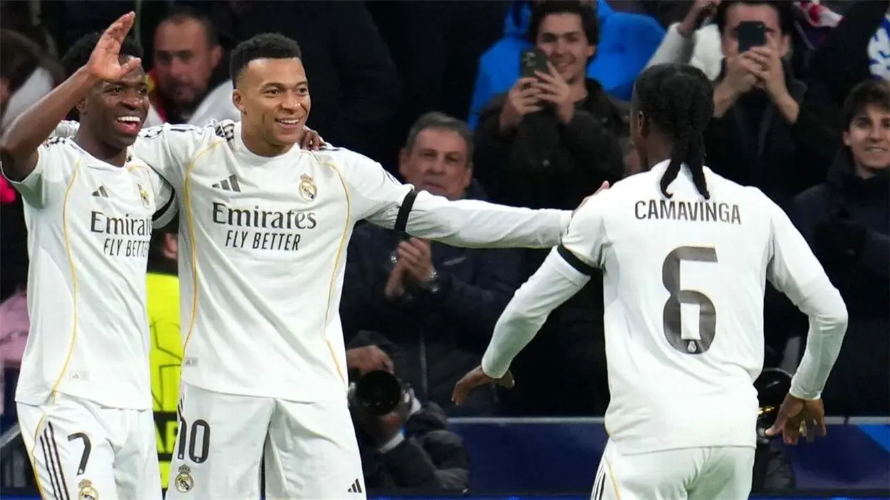 أزمة في ريال مدريد.. بارنز يدافع عن نجم الفريق بعد اتهامات التدريب مخموراً